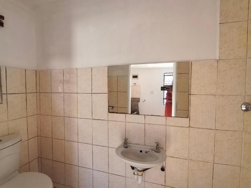 To Let 2 Bedroom Property for Rent in Gleemoor Western Cape